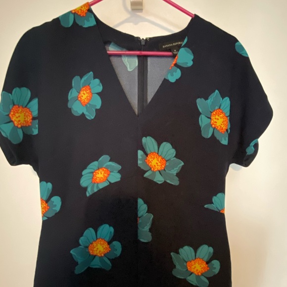 Banana Republic dress with pockets! - Picture 2 of 2